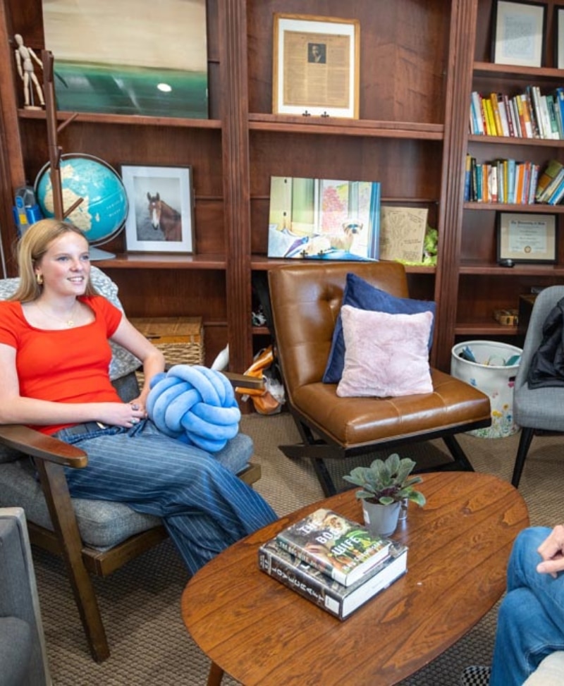 Oasis girl in therapy session v2 (800x973)